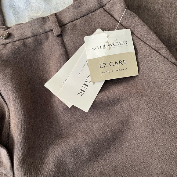 Liz Claiborne Women's Brown Straight Leg Pants, high rise tall‎ length - Picture 13 of 14